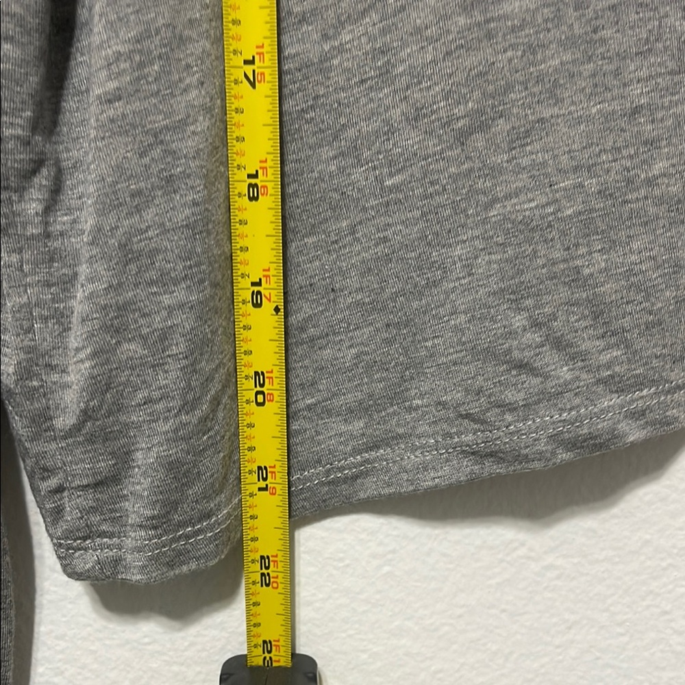 Forever 21 Open Back Cropped Long Sleeve Lightweight Size Medium PTP 23” EUC - Picture 5 of 5